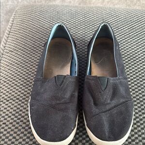 Toms Classic Black Canvas Slip-Ons